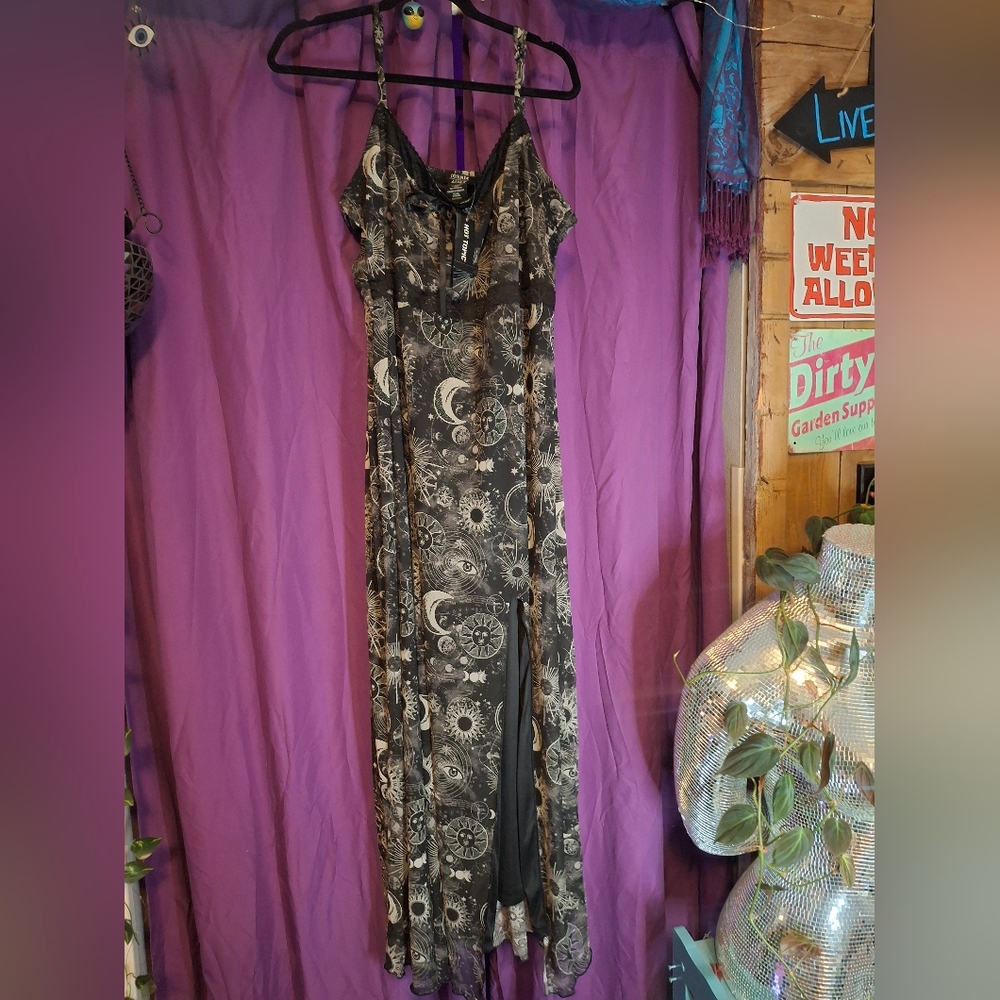 Hot Topic Plus Size Celestial Witchy Maxi Dress with slit NWT Cosmic Aura - Picture 2 of 5